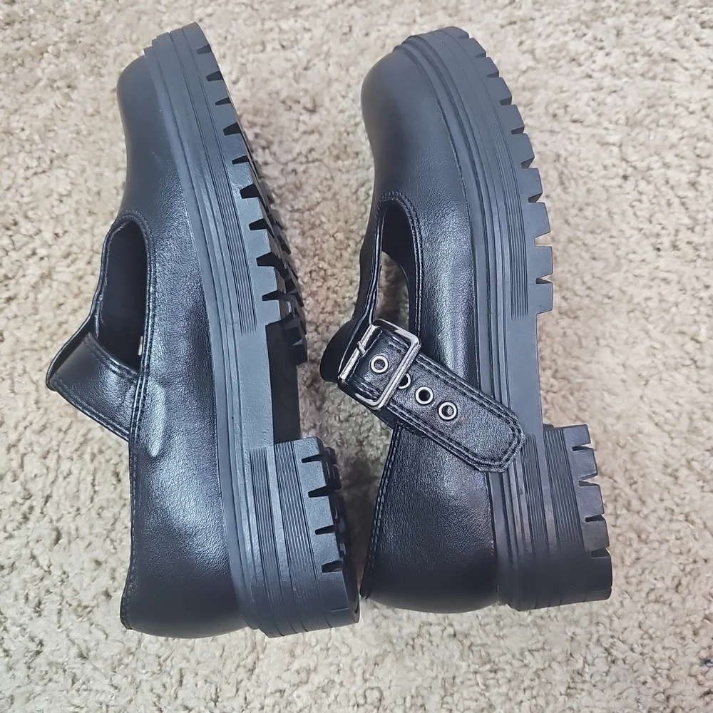 Seychelles‎ Black Kids School Shoes With Adjustable Buckle  Size 6